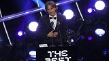 2年前魔笛荣膺FIFA年度最佳的那一刻 连线父母动情