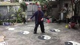 高手范十足，看看这位六旬老者的八卦掌