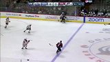 今日NHL常规赛上演全武行  两选手互殴14秒冰球场秒变拳击场