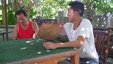 四川方言：老坎装病害，不为别的，只因担心儿女不孝！