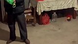 沙雕迷惑行为 玩着玩着就……这大孝子啊，妈见会打吧搞笑视频