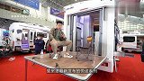 房车自带拓展露台，布局非常的新颖，户外吃饭钓鱼太惬意了