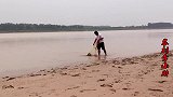 小胖黄河撒网，不曾想一网扣中珍贵海鱼？拖上来高兴坏了，发财了