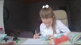 监控拍下姐姐救了，二胎弟弟一命，要感谢学校的应急救援演练