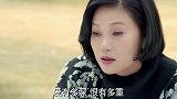 女强人也有软弱的时刻，在妹妹墓碑前哭成1个泪人，简直令人伤心