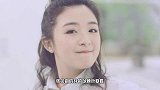 张含韵引领燕麦色时尚，衬衫搭配短裤清新减龄，秋天这么穿真养眼