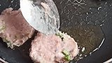 香煎鱼饼配热汤面条，冬日暖胃宵夜，双12加油