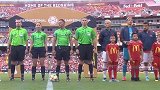 皇马阿森纳球员出场列队待战 厄齐尔白发亮相战旧主成焦点
