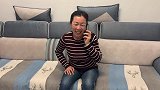 有钱小姑子来家，婆婆逼坐月子儿媳腾床打地铺，儿子出差回家解气