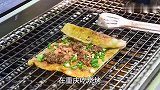 重庆烧烤双星之烤苕皮的教程来啦，麻辣酸爽，软糯美味