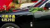小孩骑三轮车与劳斯莱斯相撞,初生牛犊不怕虎,这下要倾家荡产了