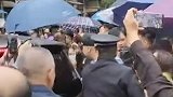 “袁爷爷，一路走好！”长沙街头，大家含泪送别袁老。  送别 袁隆平