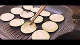 没想到换种做法做出的凉拌茄子这么好吃!一煎一拌,比肉都好吃