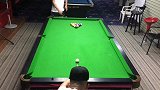 台球实战姿势要帅，出杆要快，一杆清台，不给对手上台机会