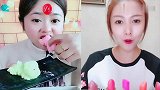 美女直播吃彩色猪猪巧克力，看着真过瘾，是我向往的生活