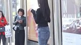 这么漂亮为什么要挤公交车啊