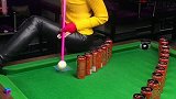 小姐姐的角度掌握得很巧妙，直接让台球“漂移”，太秀了！