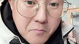 二咪子永远对新鲜事物那么着迷，这就是猫生
