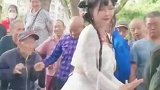 当轮椅大爷遇上跳舞，医学奇迹就这么发生了