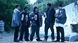 别人那叫“抠门”到你这儿是叫“扣铁门”吧！