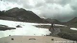 旅游-在西藏开着牧马人滑雪啦