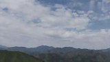 百花山巅观风景