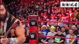 WWE比赛现场最温馨一幕，简直太搞笑了！