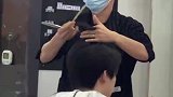见过盲人按摩但头一次见盲人理发