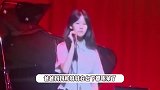 陆毅一家观看贝儿演出，16岁贝儿个子高长腿抢镜，唱英文歌空灵好听