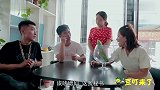 同学聚会吹牛个个不打草稿，当美女开出自己的车后，同学们尴尬了