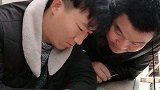 你们猜猜这两个人在干嘛