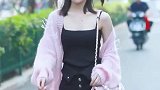 回眸一笑百媚生，大概就是这个意思吧