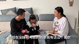 丈夫每天一走，后妈就毒打五岁继女，无意看到继女后背胎记，腿软