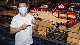 CBA复赛首位入场观众：丁彦雨航早日复出 带领山东队冲冲冲