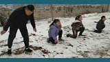 80后爸爸带三个孩子雪地习武！