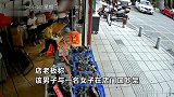 监控曝光！男子吵架后冲进饭店拿菜刀，老板反应迅速瞬间上前抢夺