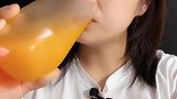 冰镇果汁，这是要一口闷吗小姐姐胃什么做的