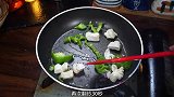 肥肠怎么做最好吃，我认为肥肠炒青椒最好吃