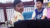女子假装晕倒测试儿子反应，结果俩儿子爆笑争家产