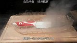 “冰刀”vs“火刀”会怎样？外国小哥实验，结果怎么都没想到！