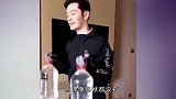 “被迫休假”怎么过？韩红带病做公益，黄晓明宅家花样健身！