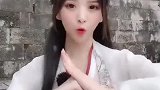 小姐姐又来秀汉服了，这也太好看了吧，估计在古代肯定是正妃地位