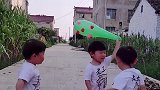 龙凤三胞胎兄妹又打起来了，今天这架打的有点乱啊，到底谁打谁