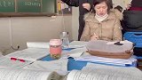 老师阅卷中的惊人举动，让人欢喜愁