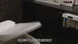 为何美国的女厕所，马桶前边做个缺口，看完之后就明白了