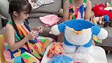 突然有人敲门说乔迁之喜，来送喜糖，孩子该不该开门？