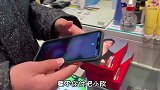 男友欠花呗都逾期了也不还，上门找他要钱，把他吓的都快哭了