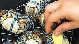 蒸螃蟹好多人第一步就做错了，难怪腥味那么重