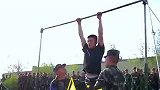 钢铁般的意志！战士李福运完成345个单杠卷身上，打破支队纪录