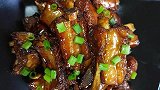 厨师长教你可乐排骨的做法，香甜可口，上桌抢着吃